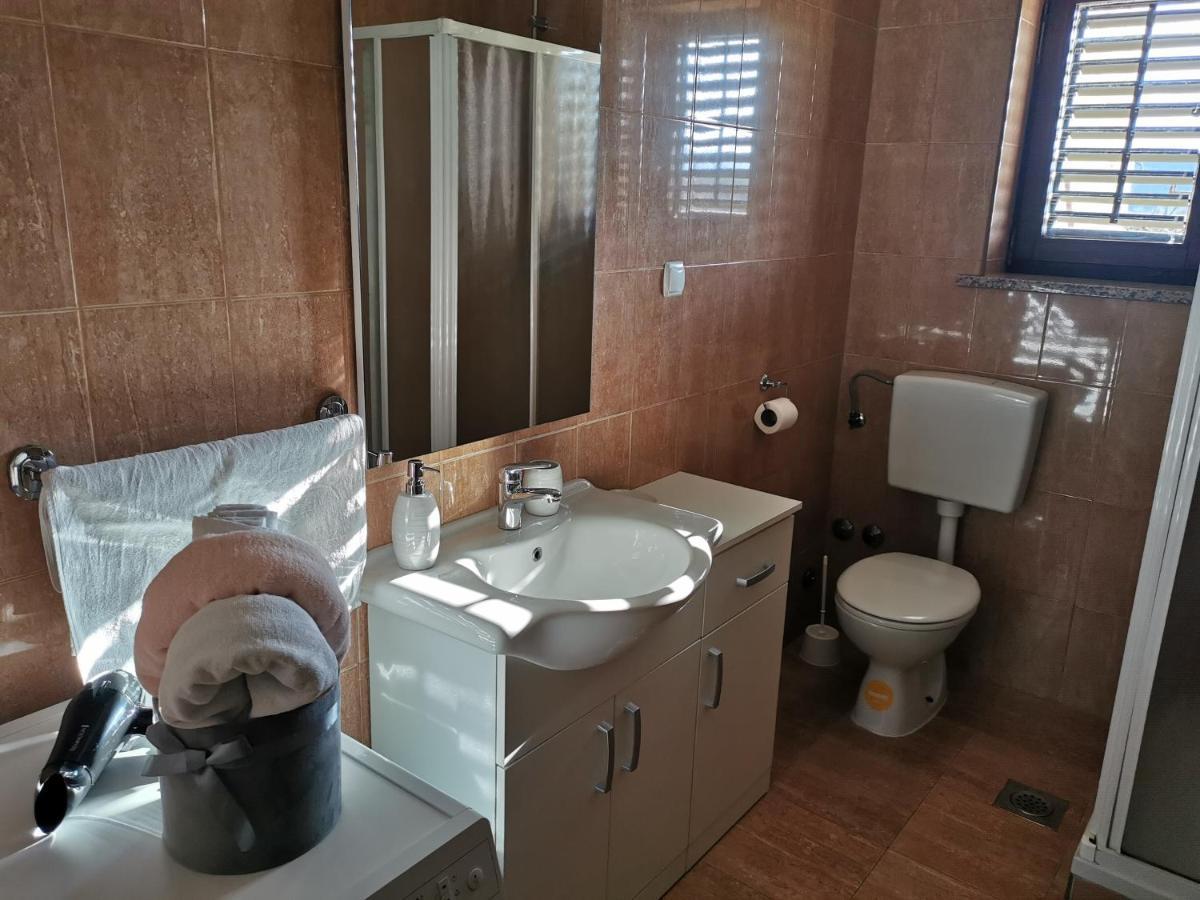 Apartman Martina Lägenhet Kršan Exteriör bild