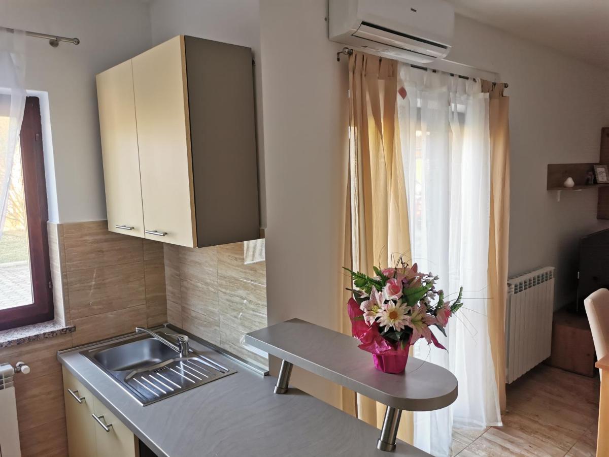 Apartman Martina Lägenhet Kršan Exteriör bild